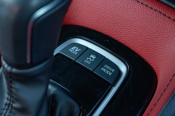 2024 TOYOTA Corolla Hatch Hybrid ZR image 19