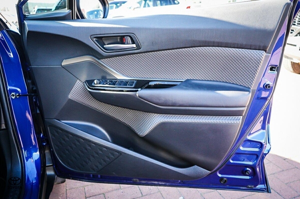 2023 Toyota C-HR Koba AWD image 14