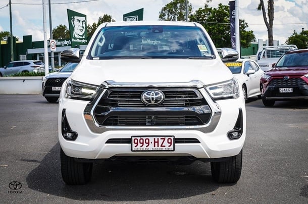 2023 Toyota HILUX SR5 image 2