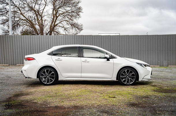 2020 Toyota COROLLA ZR image 36