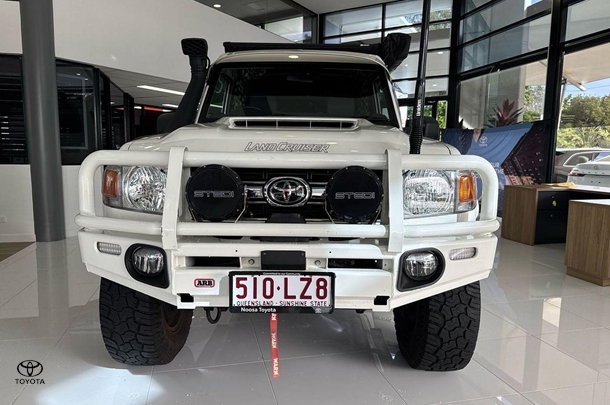 2023 Toyota LC Military GXL image 15
