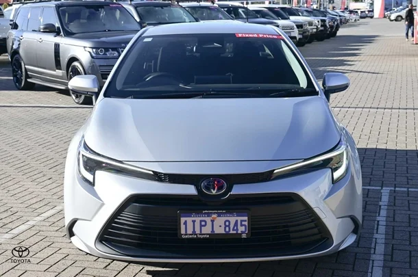 2025 Toyota Corolla Sedan Hybrid Ascent Sport image 4