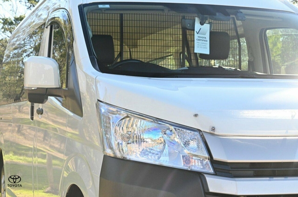 2023 Toyota Hiace SLWB image 5