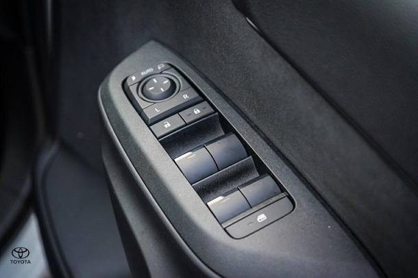 2024 Toyota Yaris Cross Hybrid GX image 14