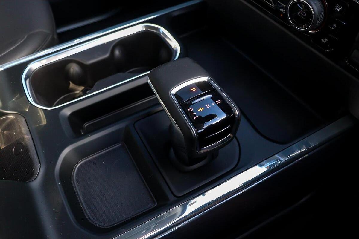 2025 Chevrolet Silverado 1500 LTZ Premium W/Tech Pack Auto 4x4 MY24 image 15