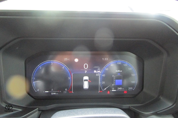 2024 Toyota Prado VX image 15