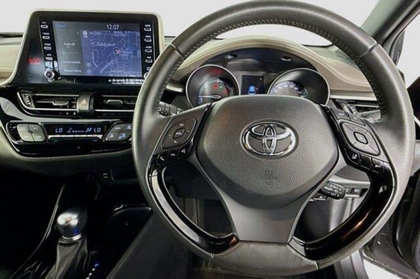 2022 Toyota C-HR Hybrid Koba 2WD image 20