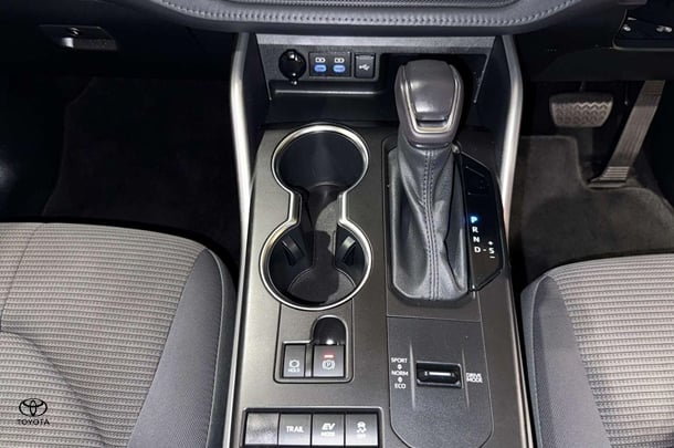 2021 Toyota Kluger Hybrid GX AWD image 25