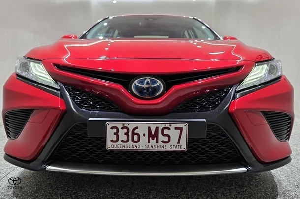 2020 Toyota Camry Hybrid SL image 7