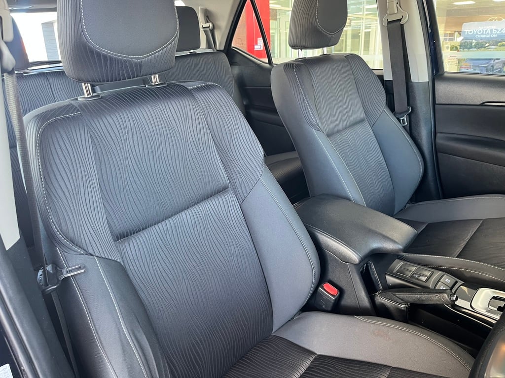 2020 Toyota Fortuner GX image 10