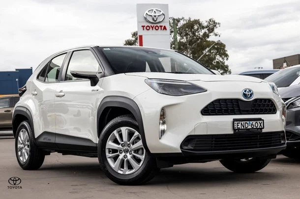 2020 Toyota Yaris Cross Hybrid GX image 2