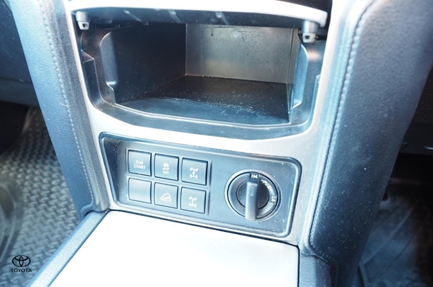 2022 Toyota Prado GXL image 24