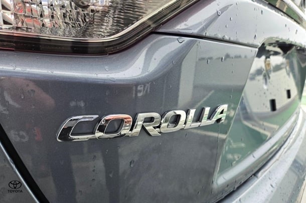 2022 Toyota Corolla Sedan Hybrid Ascent Sport image 9