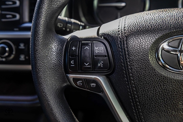2015 Toyota KLUGER 4x2 GX image 21