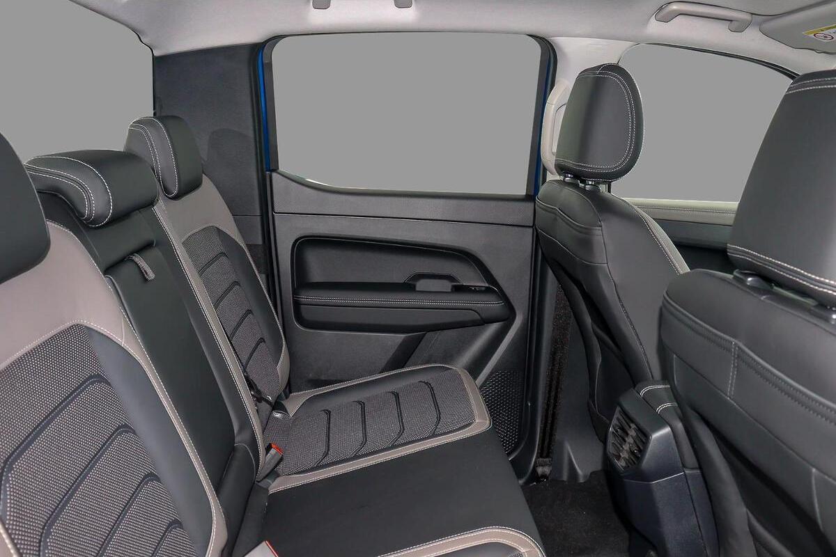 2024 Volkswagen Amarok TDI500 Style NF Auto 4MOT MY24 Dual Cab image 9