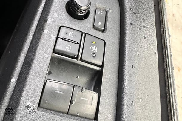 2021 Toyota HiAce LWB image 13