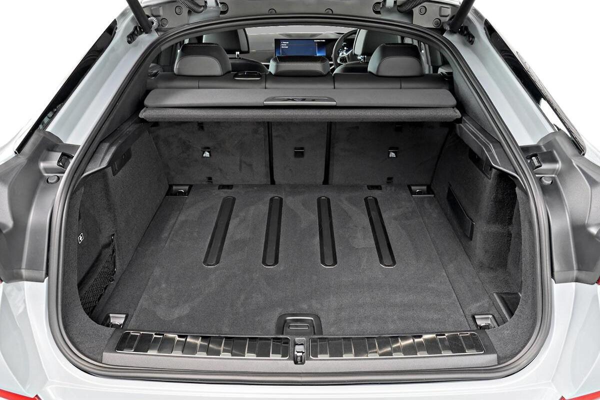 2025 BMW X6 M60i G06 LCI Auto 4x4 image 9