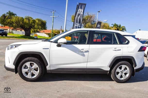 2020 Toyota Rav4 Hybrid GX image 3
