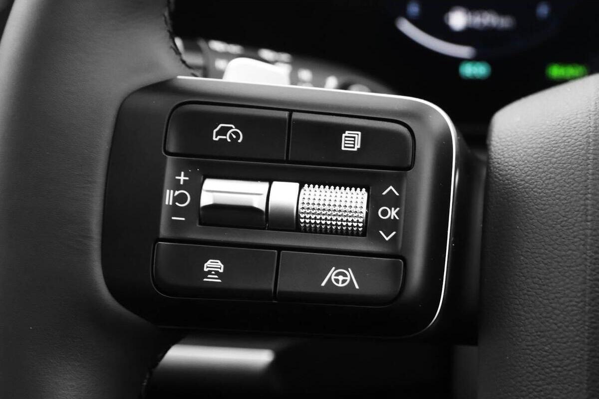 2024 Hyundai Santa Fe Hybrid Auto 2WD MY25 image 16