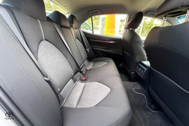 2022 Toyota Camry Hybrid Ascent image 11