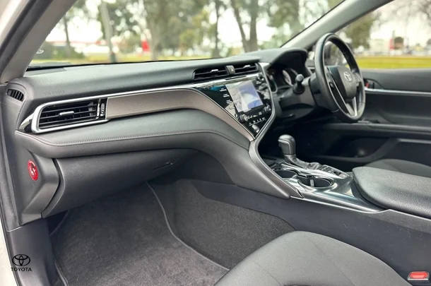 2018 Toyota Camry Hybrid Ascent Sport image 12