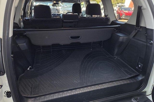 2017 Toyota Prado GXL image 16