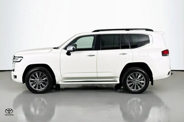 2022 Toyota LANDCRUISER Sahara ZX image 5