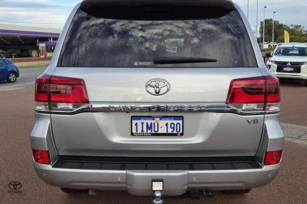 2020 Toyota Landcruiser VX image 4