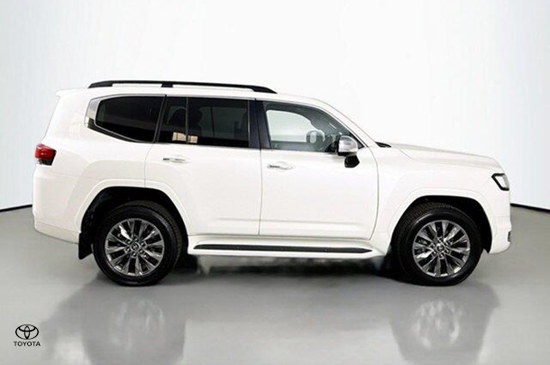 2022 Toyota LANDCRUISER Sahara ZX image 10