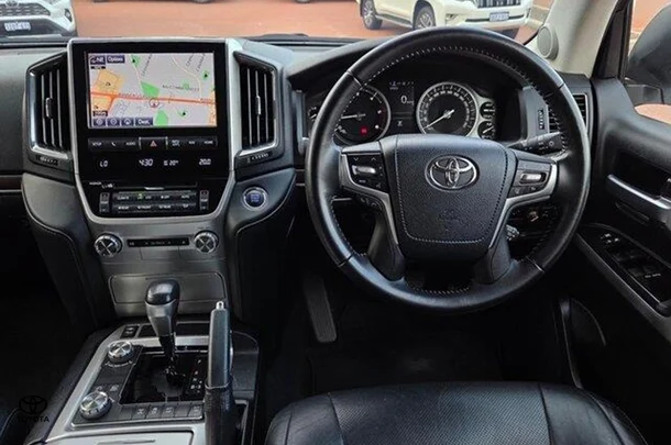 2020 Toyota Landcruiser VX image 18