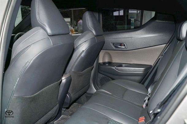 2022 Toyota C-HR Hybrid Koba 2WD image 10