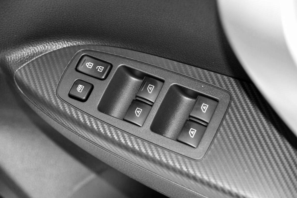 2024 Mitsubishi Eclipse Cross PHEV Exceed YB Auto AWD MY24 image 18