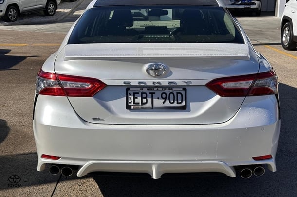 2019 Toyota Camry SL image 5