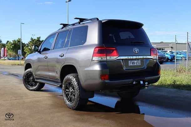 2020 Toyota Landcruiser VX image 4