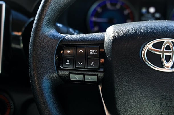 2019 Toyota Hilux 4x2 SR image 12