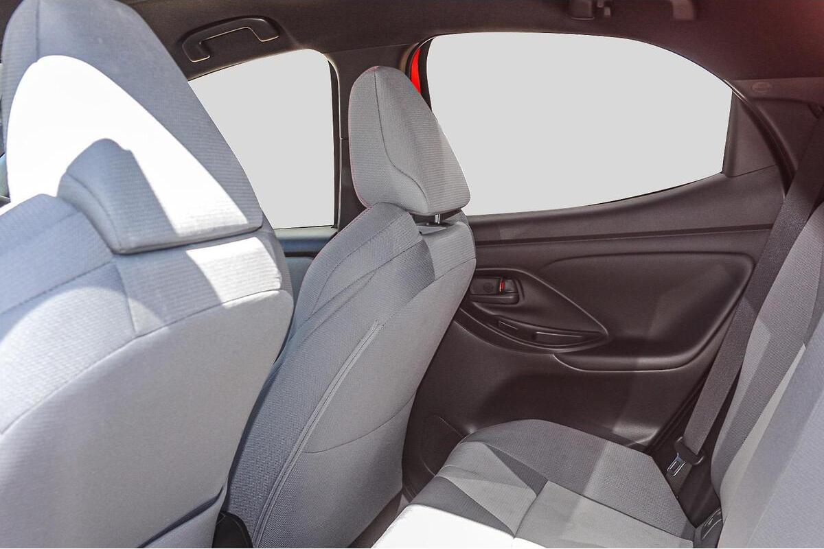 2024 Toyota Yaris ZR Hybrid Auto image 9