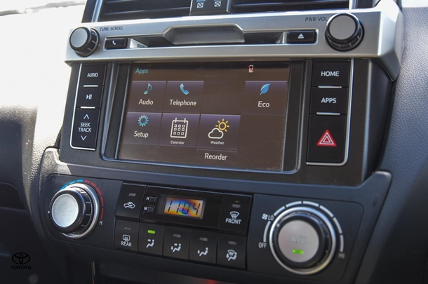2017 Toyota Prado GX image 11