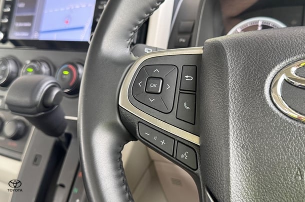 2021 Toyota Hiace SLWB image 18