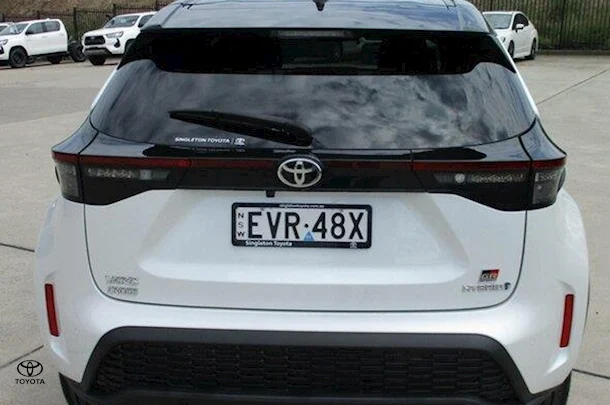 2022 Toyota Yaris Cross Hybrid GR-S image 8