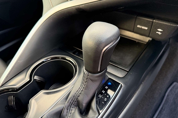 2019 Toyota Camry Hybrid Ascent Sport image 25