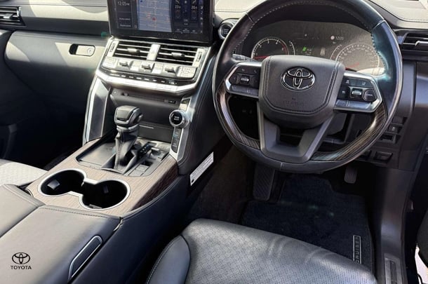 2021 Toyota Landcruiser Sahara image 4