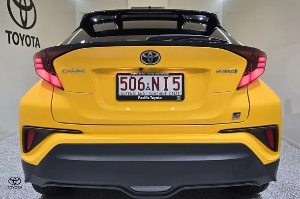 2023 Toyota C-HR Hybrid GR-S image 3