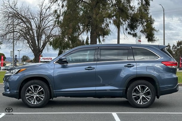 2019 Toyota KLUGER 4x2 GX image 6