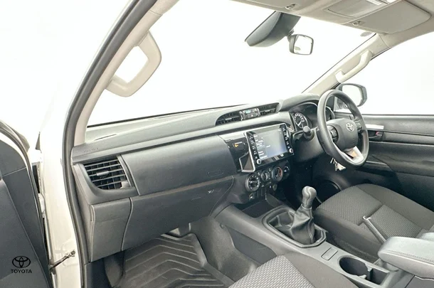 2024 Toyota Hilux Workmate image 31