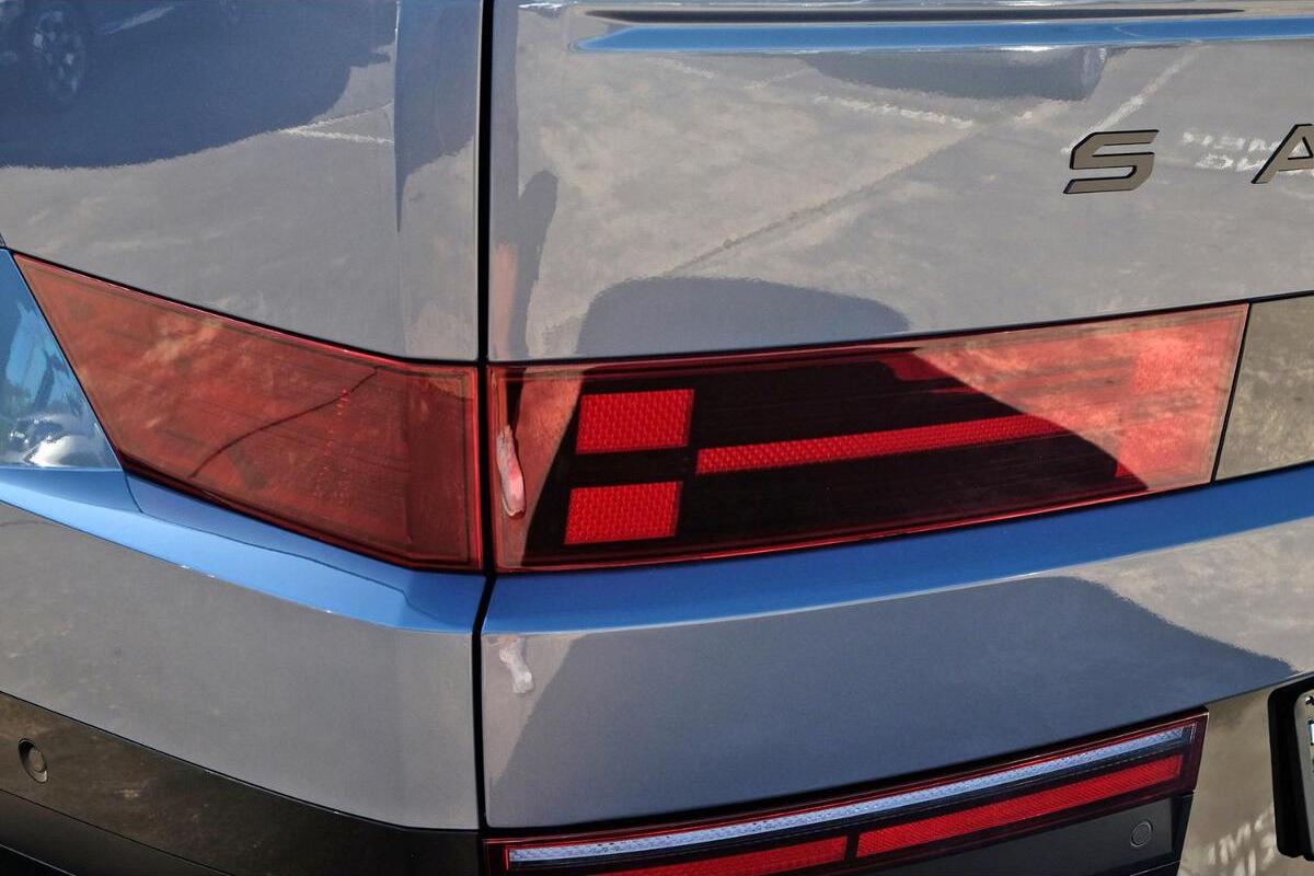 2024 Hyundai Santa Fe Hybrid Calligraphy Auto AWD MY25 image 18