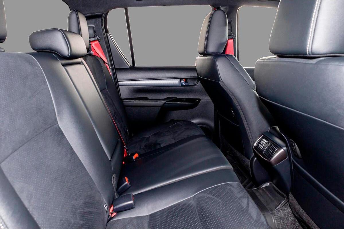 2024 Toyota Hilux GR Sport Auto 4x4 Double Cab image 10