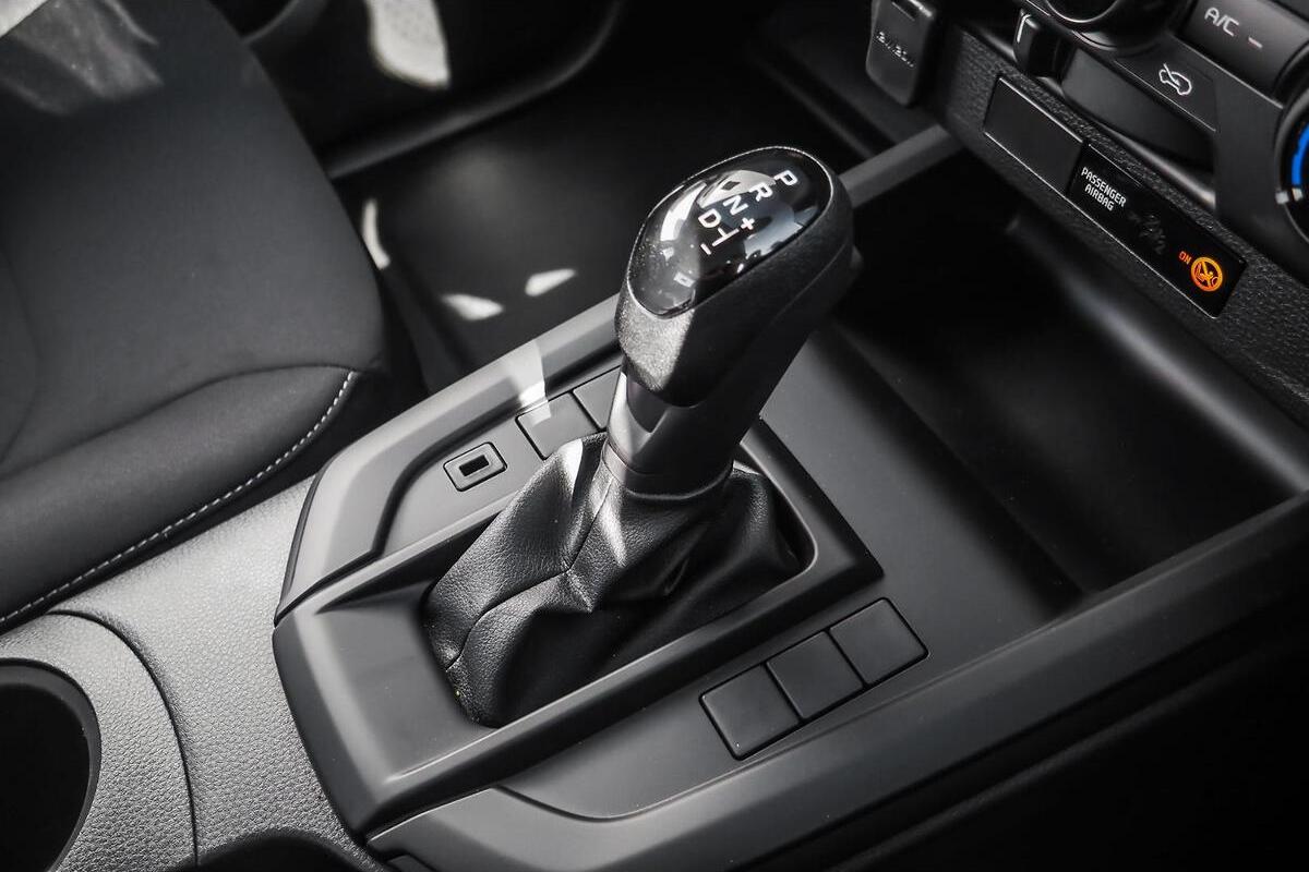 2024 Isuzu D-MAX SX High Ride Auto 4x2 MY24 image 8