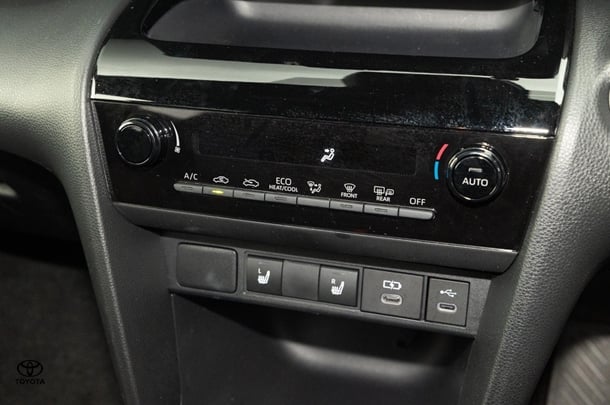 2024 Toyota Yaris Cross Hybrid Urban image 12