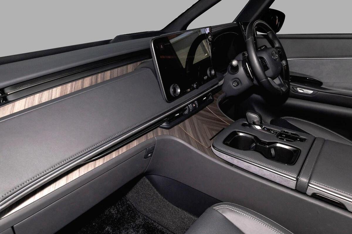 2024 Lexus LM LM350h Sports Luxury Auto 2WD image 7