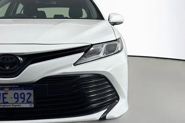 2019 Toyota Camry Ascent image 3